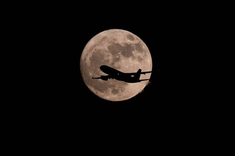 letalo polna luna