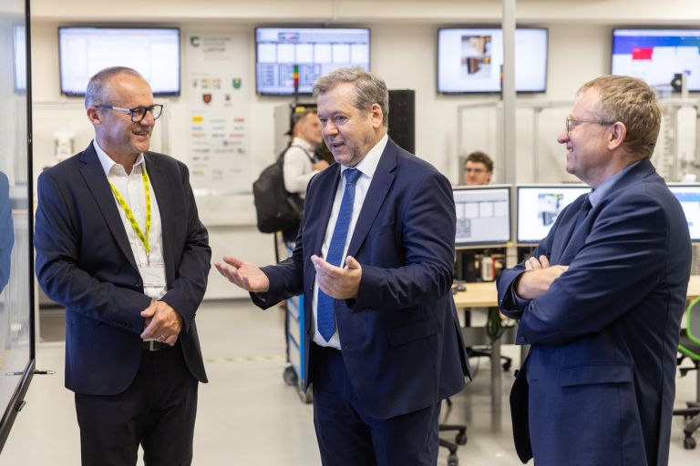 Obisk ministra dr. Igorja Papiča.jpg