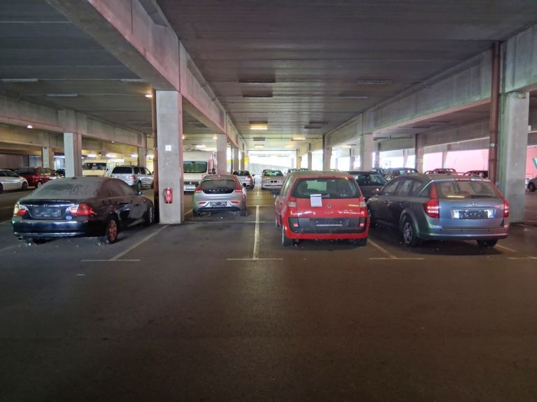 zapuščeni avtomobili