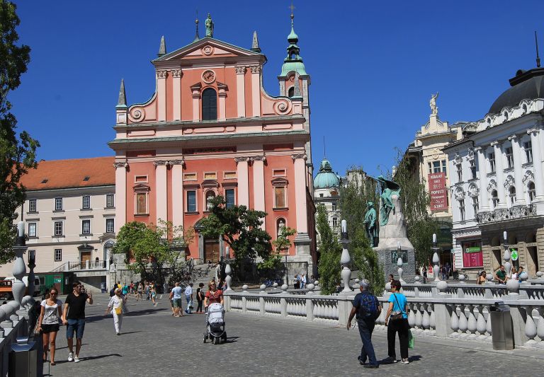 franciskanska cerkev-pl.jpg