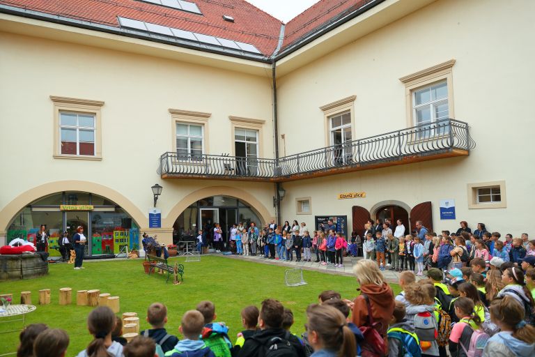 cg_knjiznica.jpg