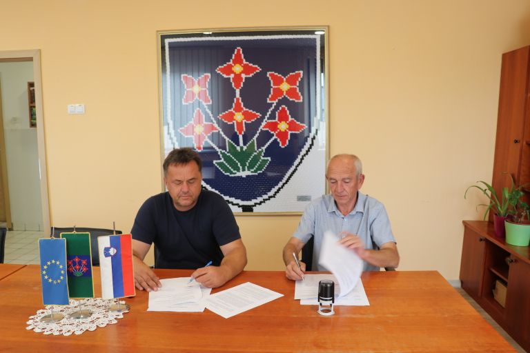 obcina-salovci, sportna-dvorana, osnovna-sola-salovci, podpis