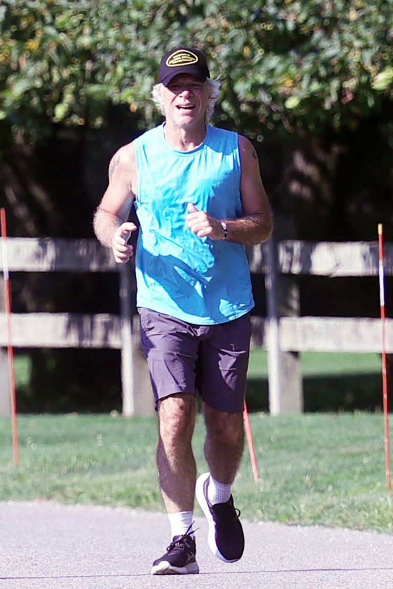 jon bongiovi 3.jpg