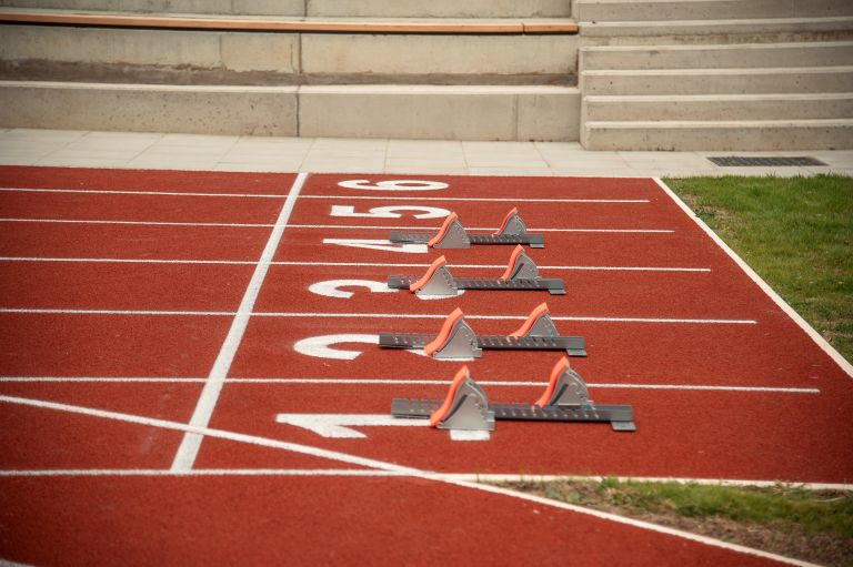 simbolična, atletska-steza, štart, start, tek, maraton, tekalna