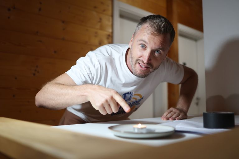 Radio 1, Brezčasni Denis Avdić 4
