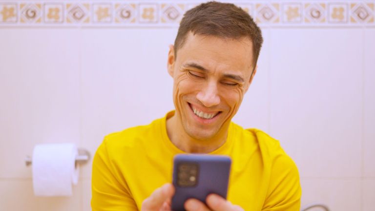telefon na stranišču