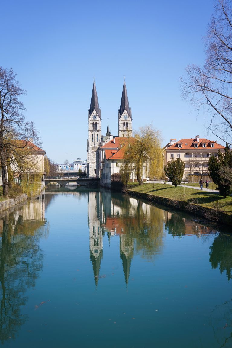 kočevje, mesto, cerkev