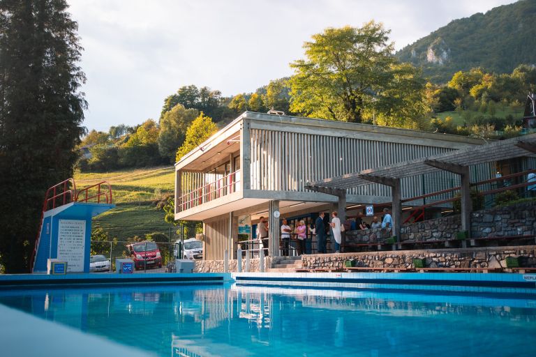 Bazen Radeče foto Regina Jakšič.jpg