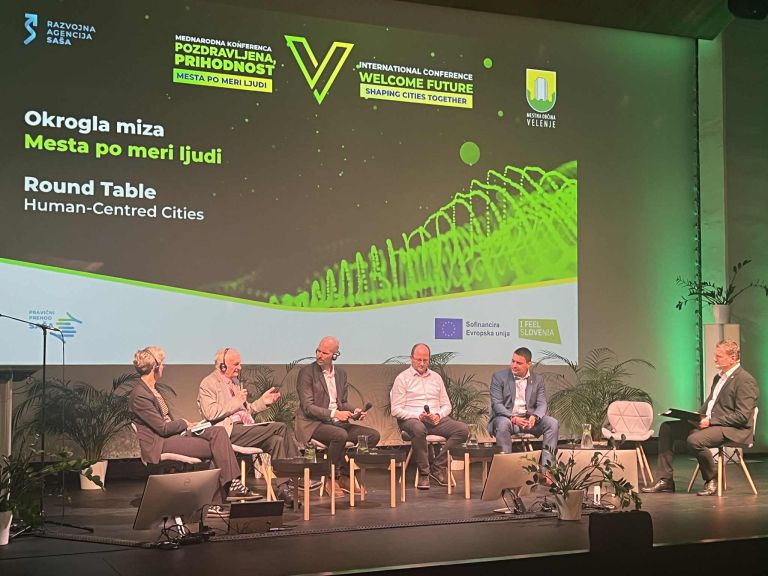 Pozdravljena prihodnost, sept 2025 (1).jpg