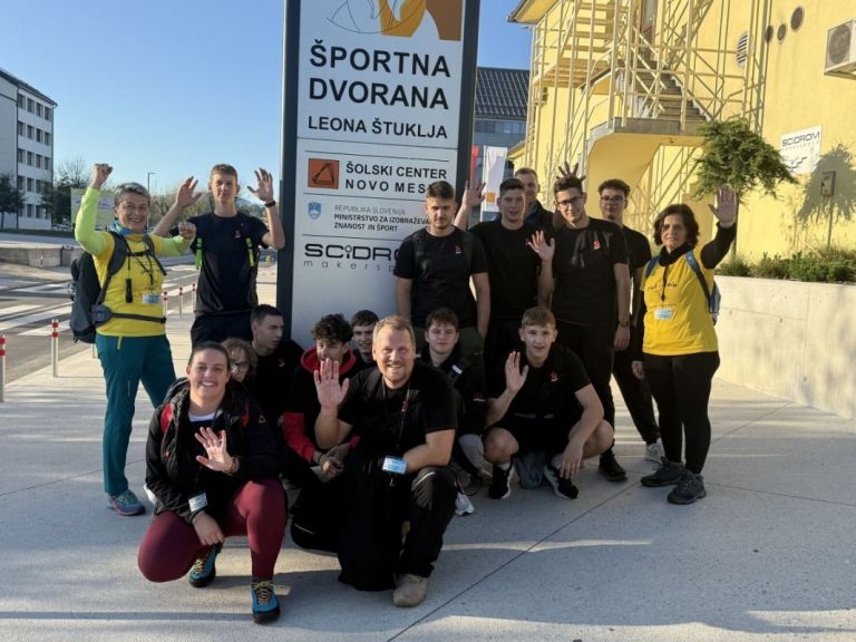 strojna_sola_pes_v_solo.jpg