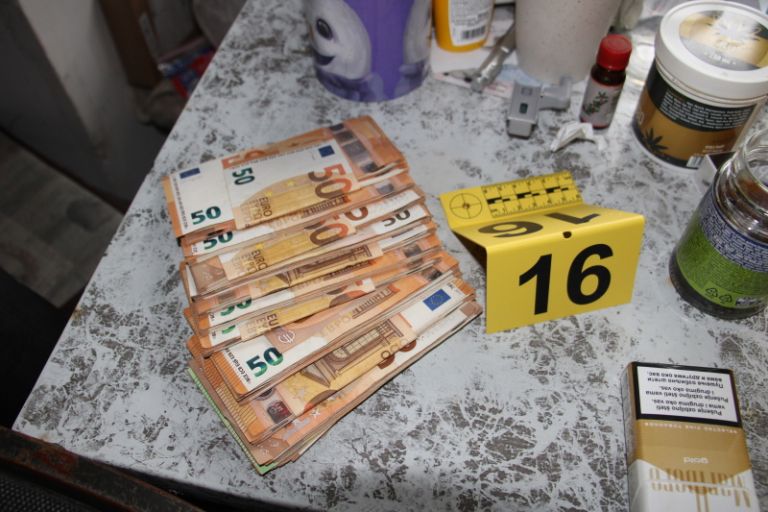 zaseg, droga, denar