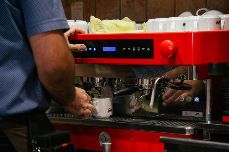 simbolična, gostinstvo, gostilna, kavni-aparat, kava, kavomat, kave