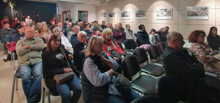 trg, bela-cerkev, ureditev
