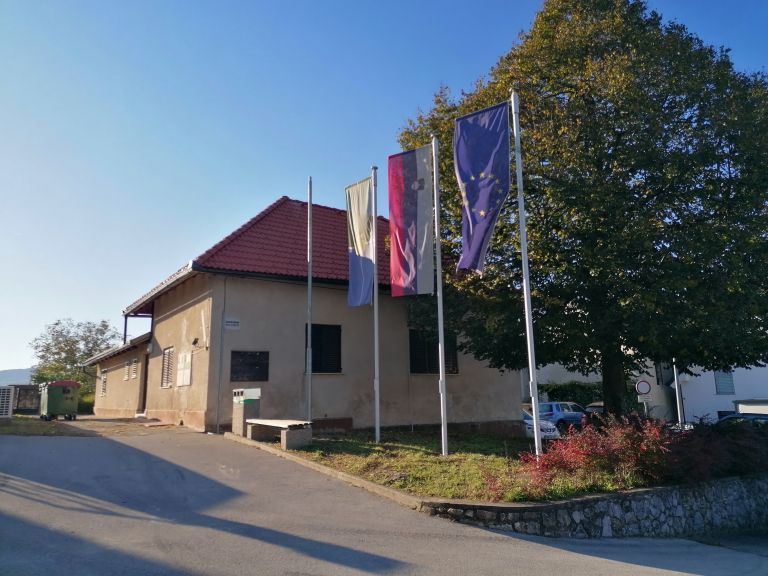 trg, bela-cerkev, ureditev