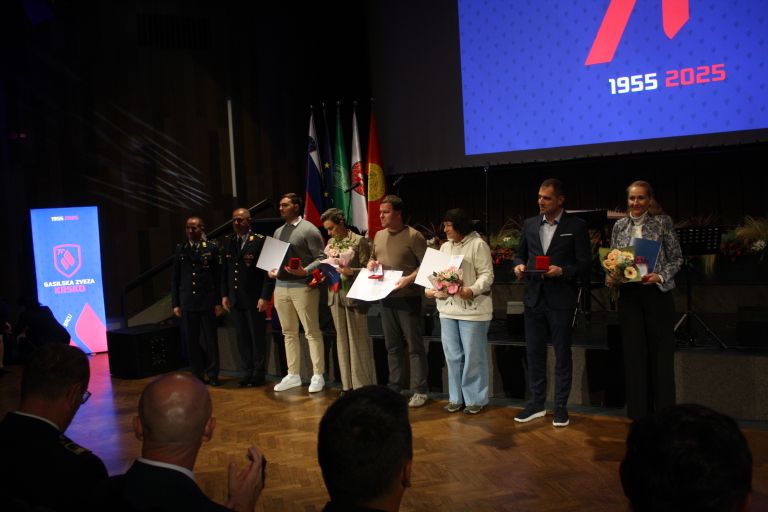 70-letnica-gasilske-zveze-krsko, zbornik-ognjeni-pecat