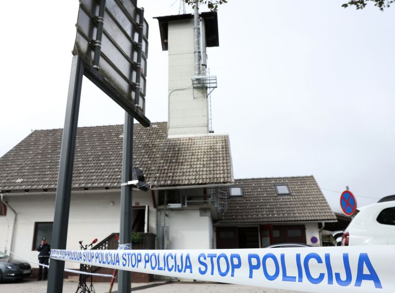 policija trak.JPG
