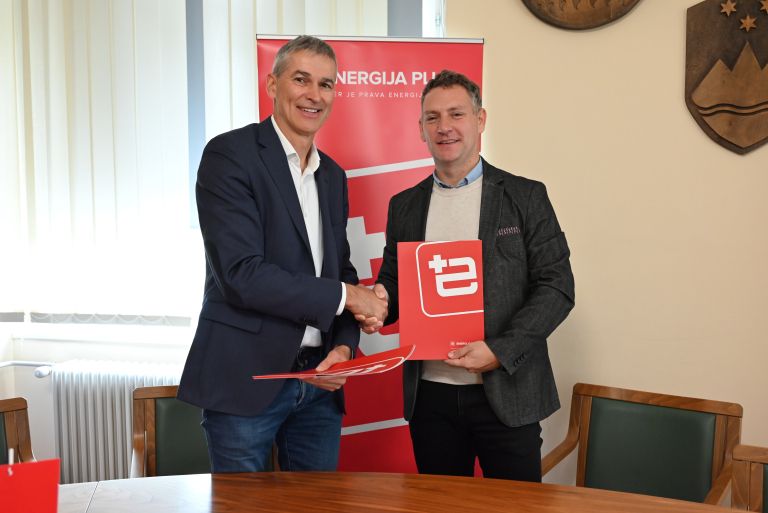 župan Občine Ormož Danijel Vrbnjak in direktor družbe Energija plus Alan Perc.JPG