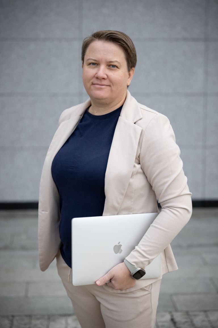 tanja-fric, umetna-intelegenca, delo, izobrazevanje, rogaska-slatina, varnost, tveganja