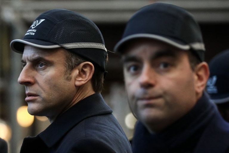 Emmanuel Macron in francoski minister za vojsko Sébastien Lecorn.jpg