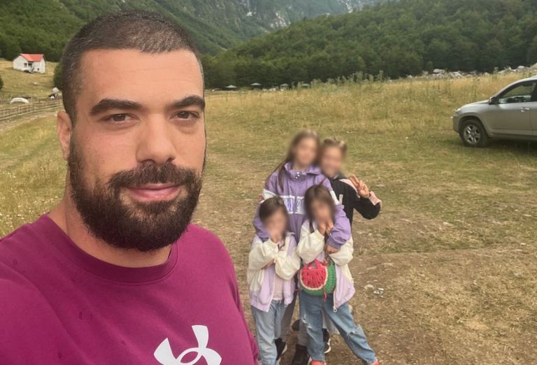 armin đutović BLURAN.png