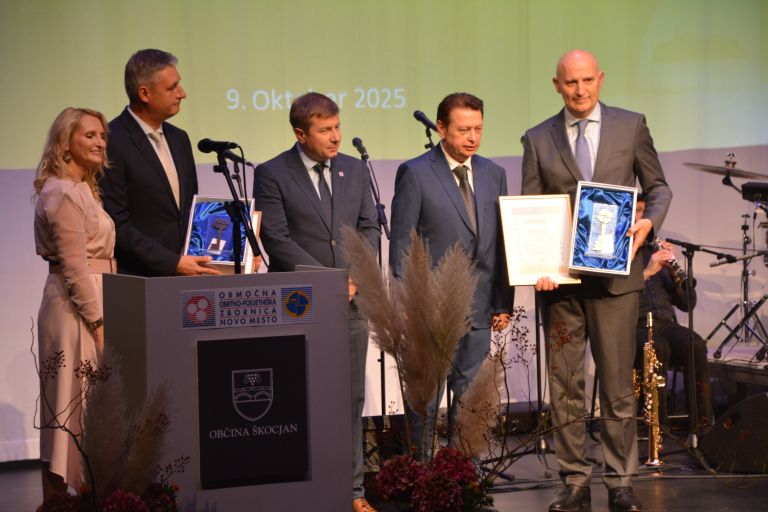 OOZ Nm zlata ključa za 45 let dela v obrti.JPG