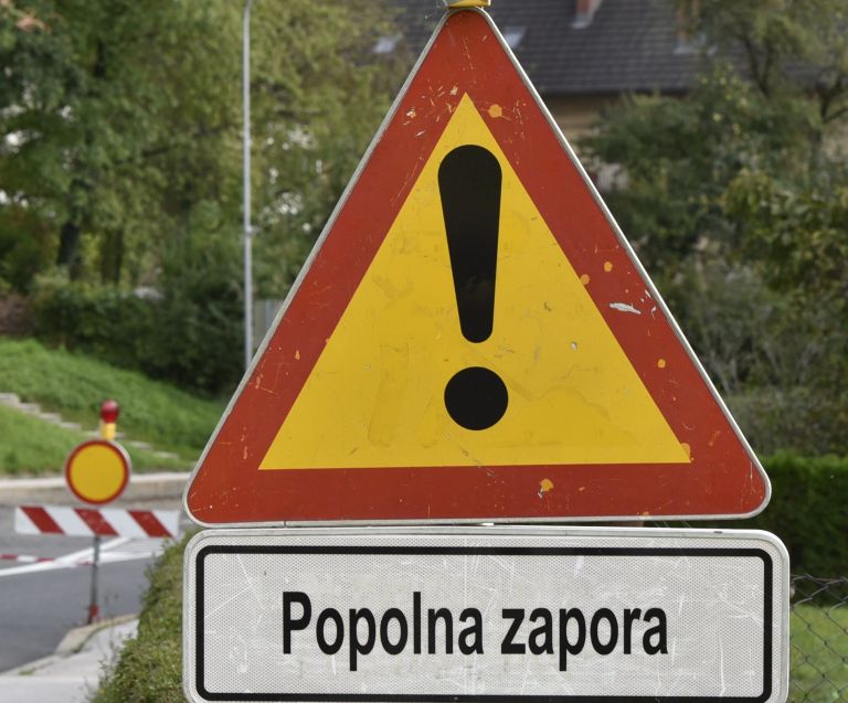 zapora ceste.jpg
