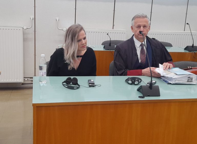 Tea Kotnik z odvetnikom