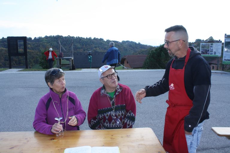 pohod-po-sromeljski-poti-vina-in-sonca-2025, anica-kranjcic, turisticno-drustvo-sromlje