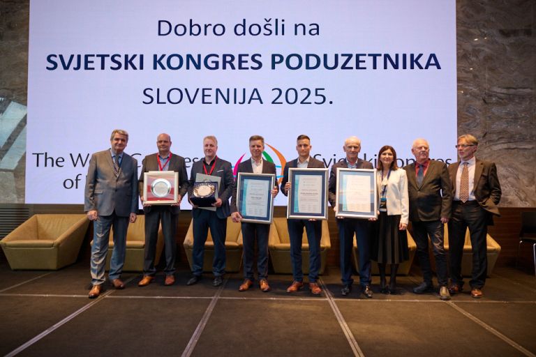SKP_Slovenija_Dana med prejemniki nagrad, photo_Samo Paušer 25.jpg