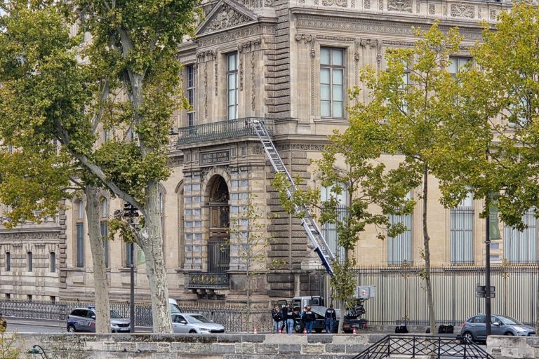 louvre, kraja, rop.jpg