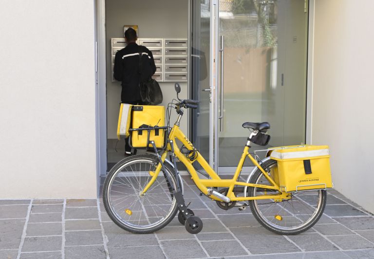 poštar, dostava, nabiralnik.JPG