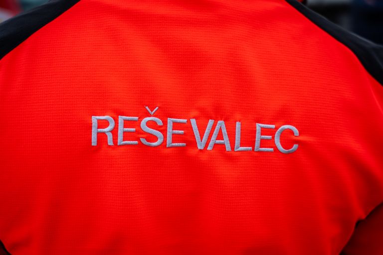 reševalec, reševalno-vozilo