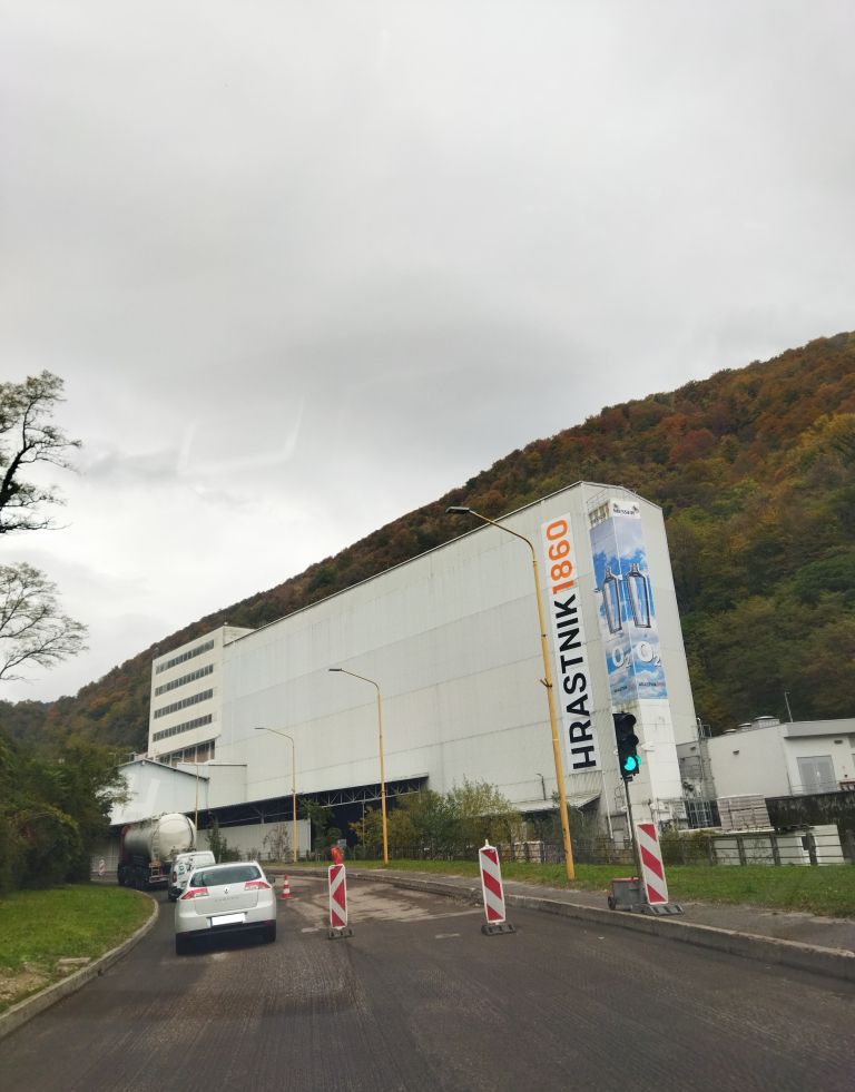 Cesta Steklarna 10 25.jpg