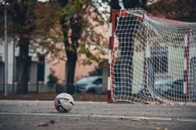 simbolična, nogomet, nogometno-igrišče, prazno, zapuščeno, žoga, igra, gol