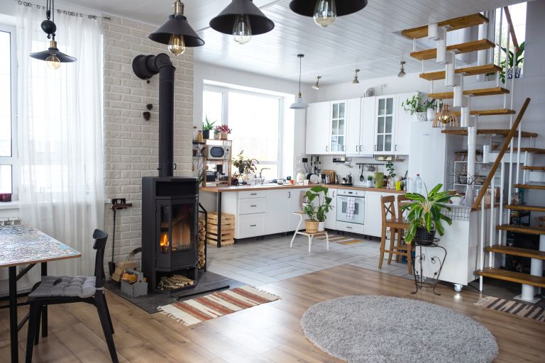 kaminska-pec, kaminske-peci-na-drva, ogrevanje, ogrevanje-doma