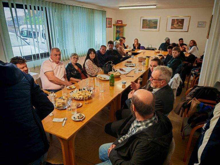 spomenik-migrantom, vojna-vas