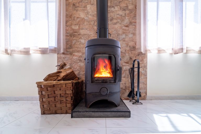 kaminska-pec, kaminske-peci-na-drva, ogrevanje, ogrevanje-doma