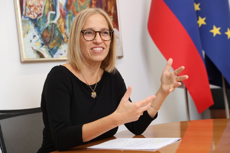 valentina prevolnik rupel pl.JPG