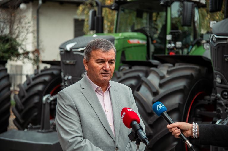 panvita, novi-traktorji, traktor