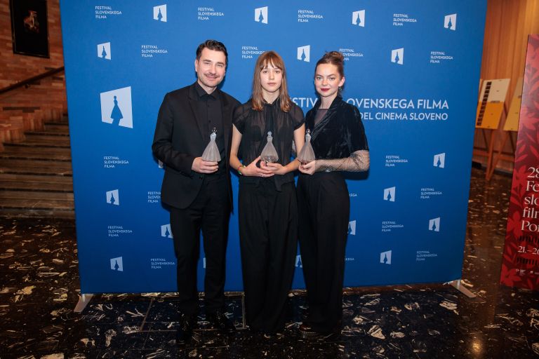Saša Tabaković, Jara Sofija Ostan, in Mina Švajger