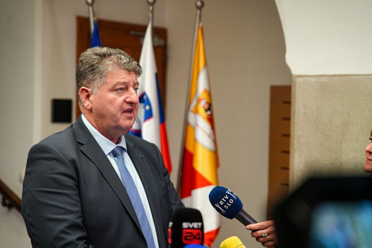 ales-sutar, sutarjev-zakon