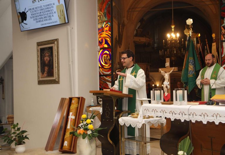 obcina-polzela, cebelarska-zveza-slovenije, papez, sveca, darilo