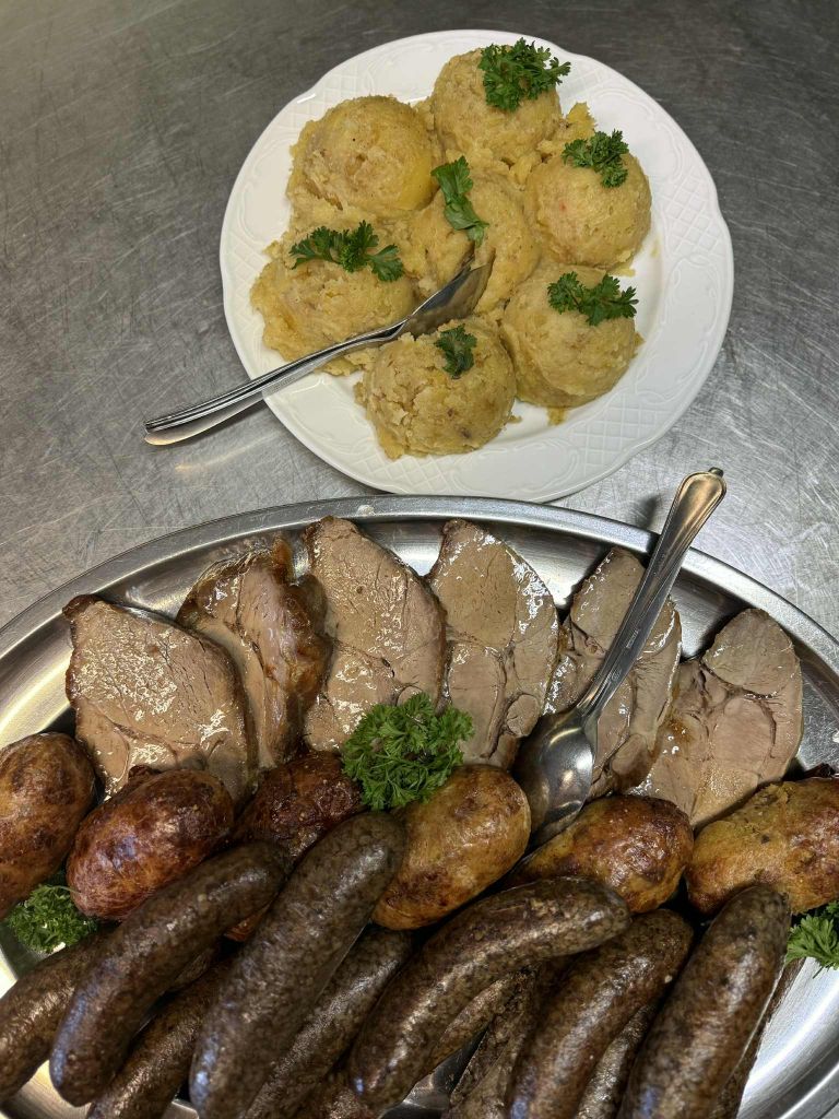 simbolična, koline, klobase, klobasa, prosene, prosena, krvavice, repa