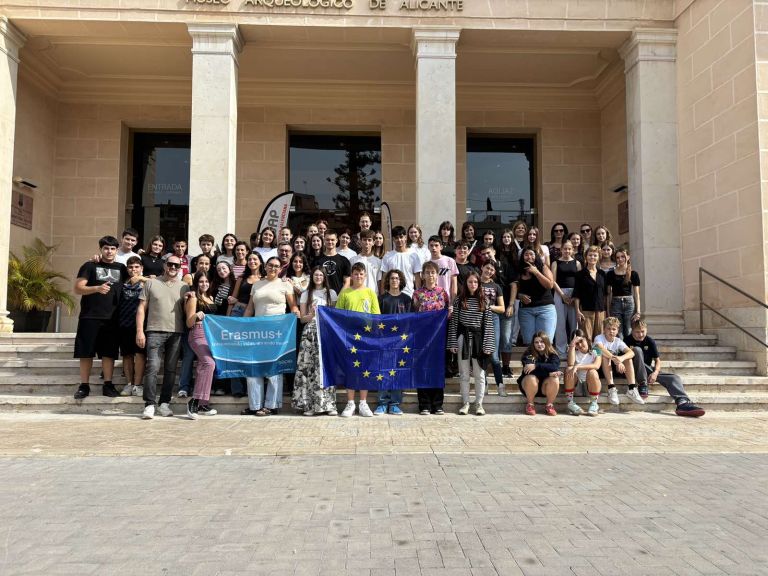 EK_sola markovci erasmus.jpg