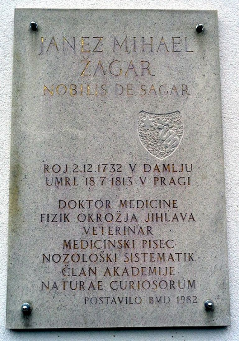 Spominska pošča na Viniški ambulanti