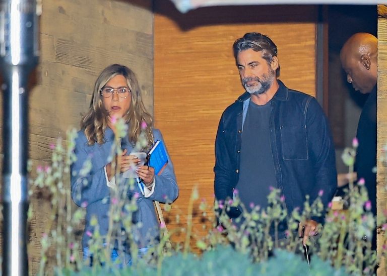 Jennifer Aniston, Jim Curtis.jpg