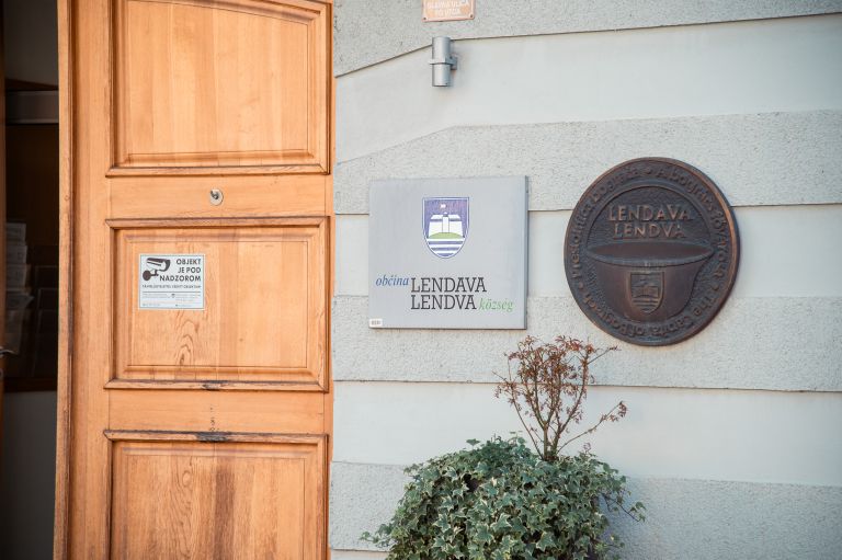 simbolična, občina-lendava, uprava