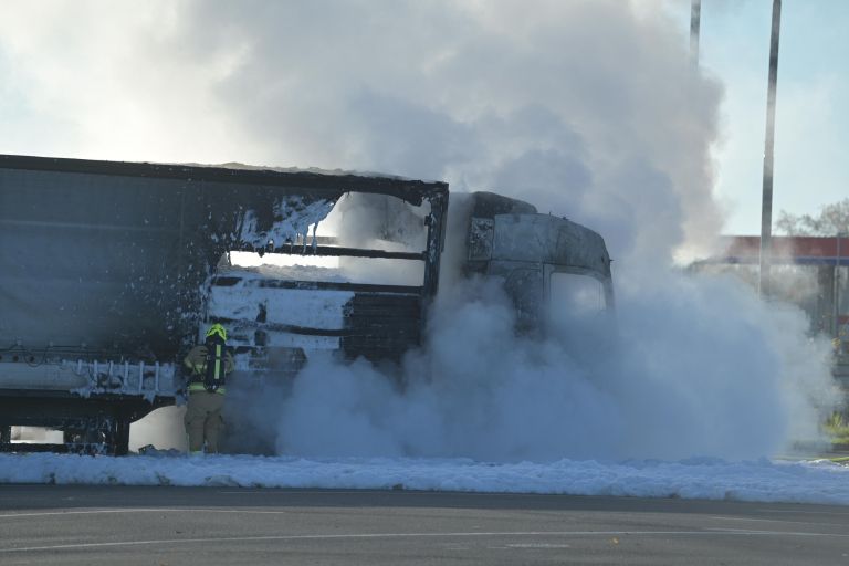 goreče-tovorno-vozilo, tovornjak, počivališče-murska-sobota