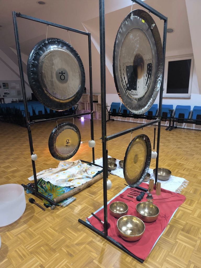 zvocna-gong-kopel, dvor, kd-dvor, irena-zupancic