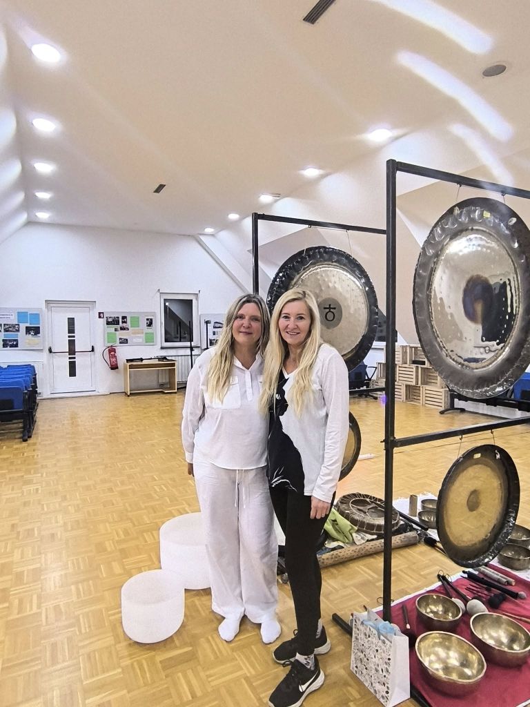 zvocna-gong-kopel, dvor, kd-dvor, irena-zupancic